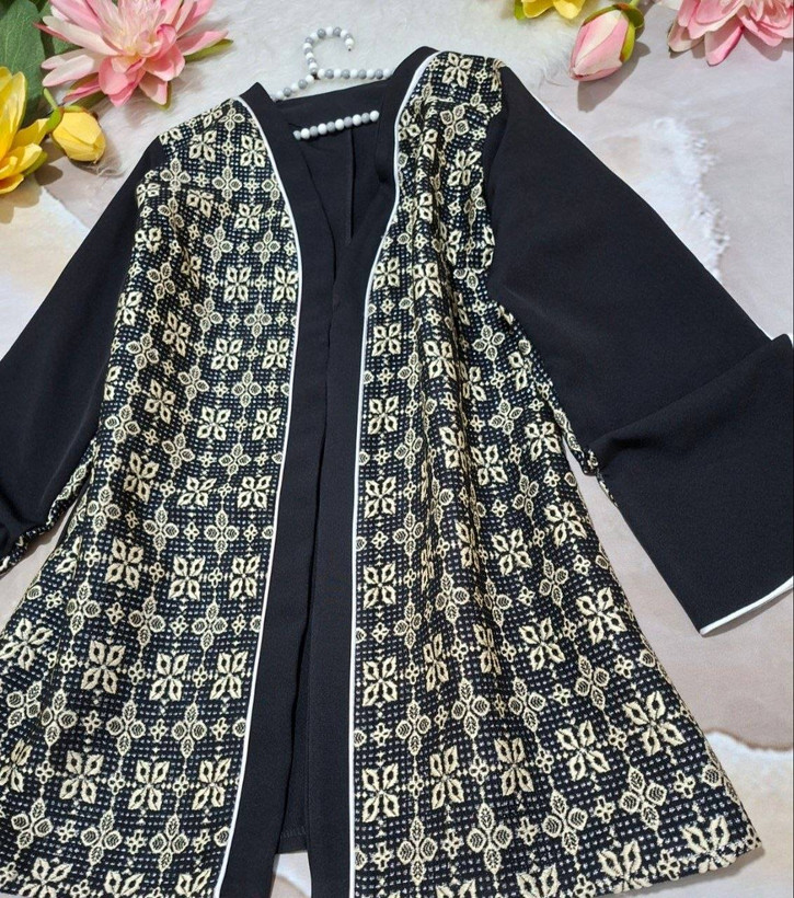 مانتو مزونی عیدانه مازراتی لایه پرشین دار جلوی کار سوزن دوزی هندی مغزی دوزی