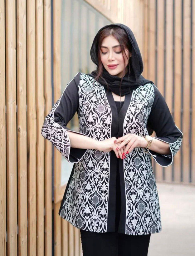 مانتو مزونی عیدانه مازراتی لایه پرشین دار جلوی کار سوزن دوزی هندی مغزی دوزی
