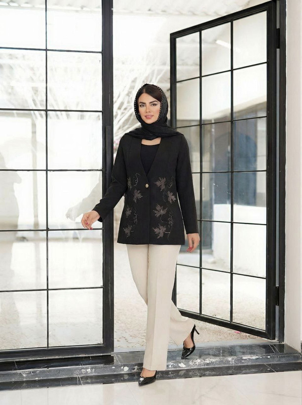 کت یقه هفت نگینی کرپ باربی جلوکار لایی شده