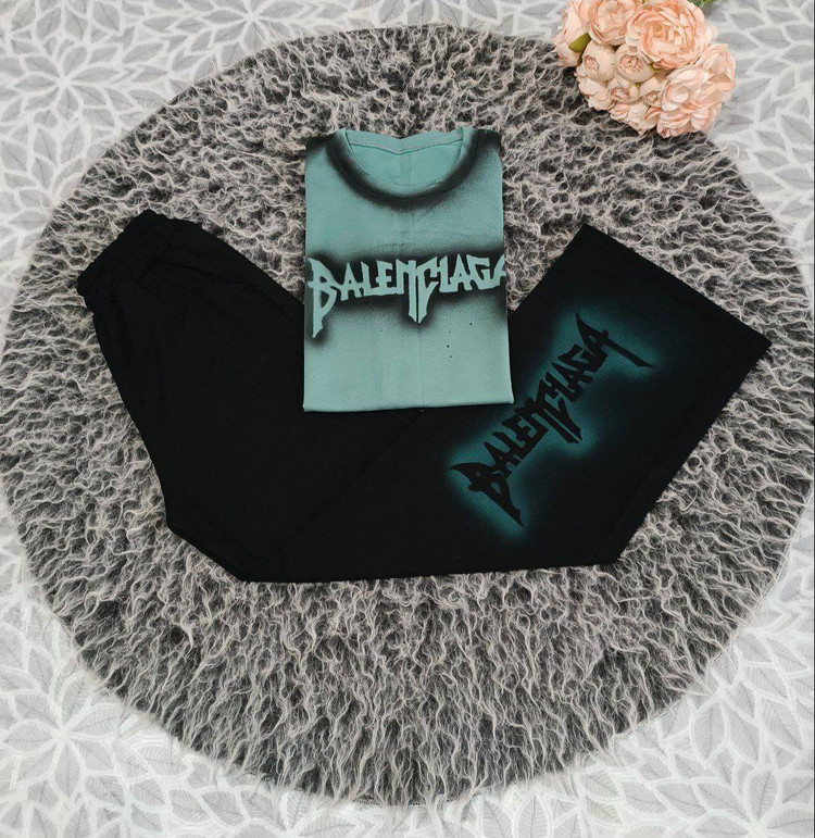ست تیشرت شلوار پیسوله ای بالنسیاگا پنبه گلگسی BALENCIAGA