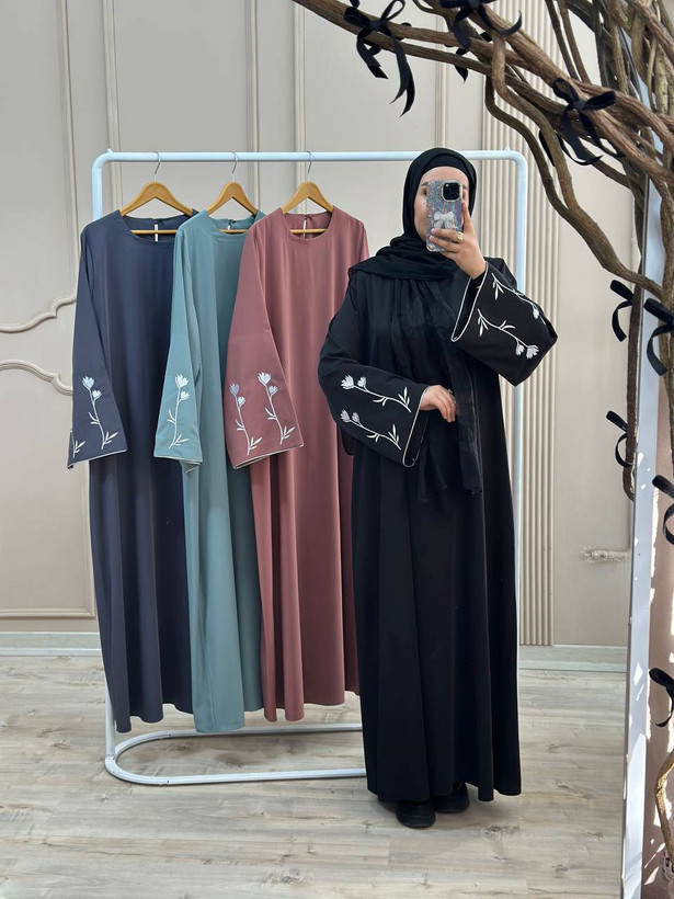 مانتوعبایی گلسا کرپ ندا اماراتی