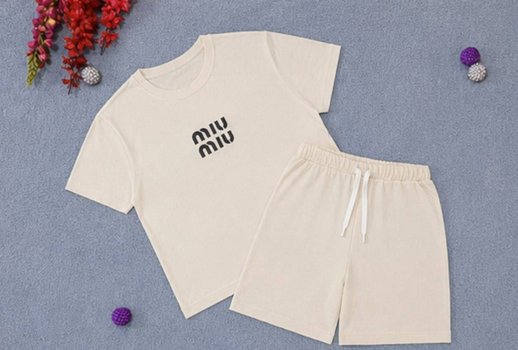 ست کراپ شورتک MIUMIUسوپر نخ پنبه کیفیت عالی